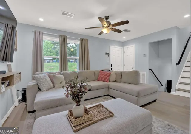 Photo 4 of Single family home for sale at 447 Warren Rd, Lawrenceville, GA 30044 | MLS# 10729785 | Listing updated on 2026-04-24