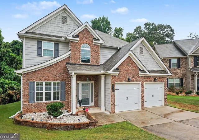 Photo 2 of Single family home for sale at 2724 Trey Ct, Ellenwood, GA 30294 | MLS# 10835707 | Listing updated on 2026-09-12