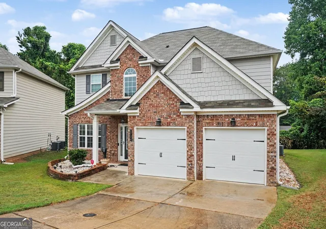 Photo 3 of Single family home for sale at 2724 Trey Ct, Ellenwood, GA 30294 | MLS# 10835707 | Listing updated on 2026-09-12