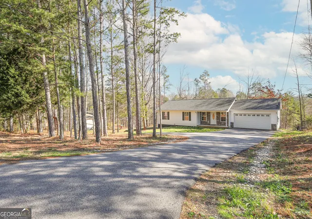 Photo 2 of Single family home for sale at 3642 Williams Brg Rd, Toccoa, GA 30577 | MLS# 10711143 | Listing updated on 2026-09-08