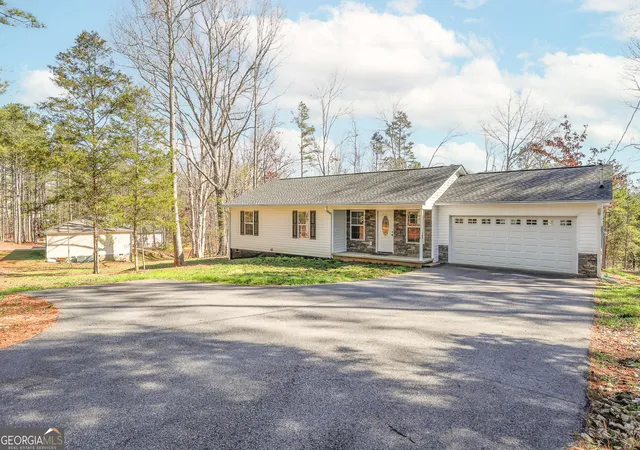 Photo 3 of Single family home for sale at 3642 Williams Brg Rd, Toccoa, GA 30577 | MLS# 10711143 | Listing updated on 2026-09-08