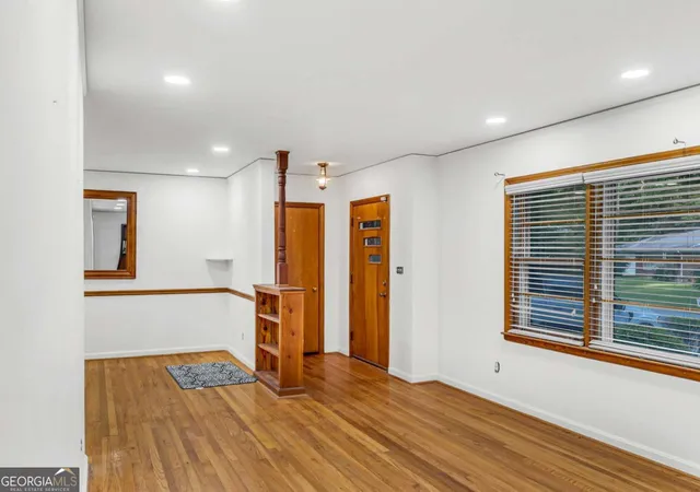 Photo 4 of Single family home for sale at 2560 Wood Valley Dr, Atlanta, GA 30344 | MLS# 10827391 | Listing updated on 2026-08-31