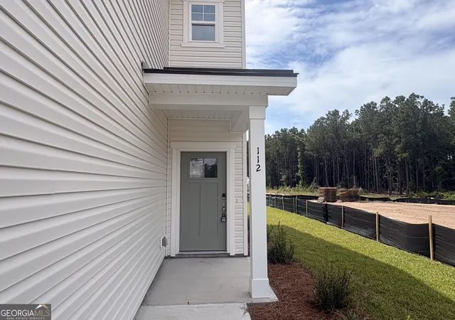 Photo 3 of Sale Pending at 112 Brook Dr, Brunswick, GA 31525 | MLS# 10725825 | Listing updated on 2026-08-31