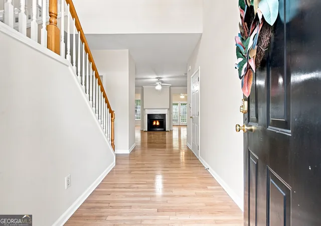 Photo 3 of Sale Pending at 774 Gardenside Cir Se, Marietta, GA 30067 | MLS# 10828547 | Listing updated on 2026-08-28