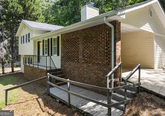 Photo 3 of Single family home for sale at 134 N Lake Dr, Lagrange, GA 30240 | MLS# 10757554 | Listing updated on 2026-08-12