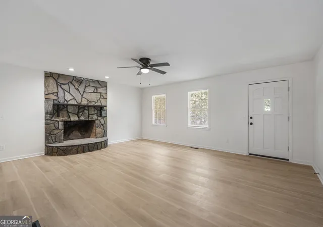 Photo 3 of Single family home for sale at 134 N Lake Dr, Lagrange, GA 30240 | MLS# 10757554 | Listing updated on 2026-08-12