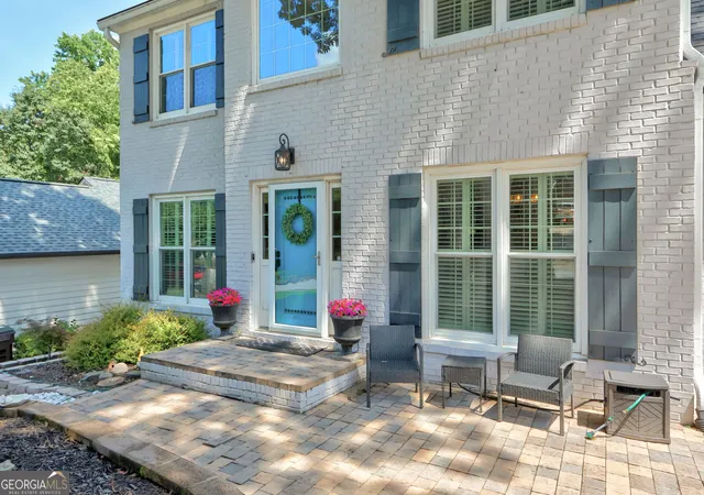 2nd image of 10680 Pinewalk Forest Cir, Alpharetta, GA 30022 | MLS# 10789618