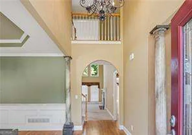 Photo 4 of Single family home for sale at 421 Clubview Dr, Woodstock, GA 30189 | MLS# 10810623 | Listing updated on 2026-08-16