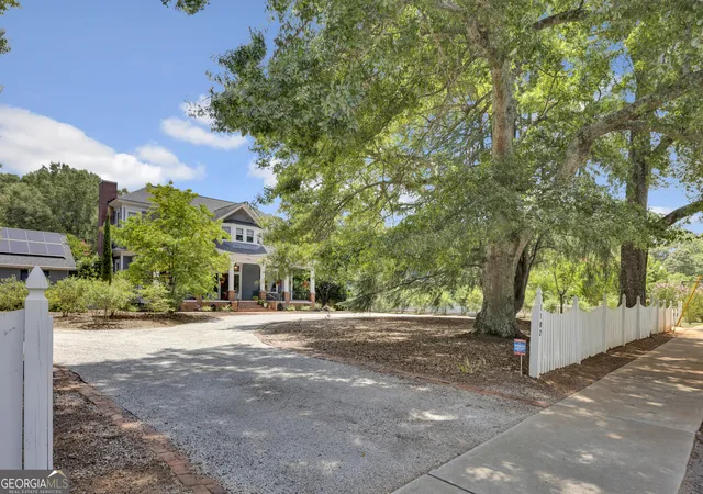 3rd image of 1102 Emory St, Oxford, GA 30054 | MLS# 10804343