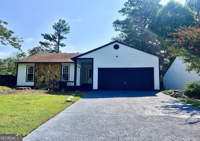 Photo 1 of Single family home for sale at 2034 Corners Cir, Lithonia, GA 30058 | MLS# 10824213 | Listing updated on 2026-10-30