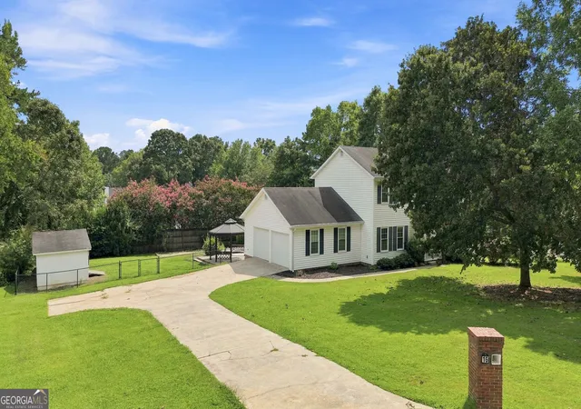 Photo 2 of Single family home for sale at 16 Wood Forest Dr Sw, Cartersville, GA 30120 | MLS# 10819715 | Listing updated on 2026-09-20