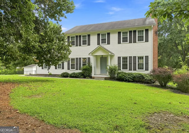 Photo 4 of Single family home for sale at 16 Wood Forest Dr SW, Cartersville, GA 30120 | MLS# 10819715 | Listing updated on 2026-09-20