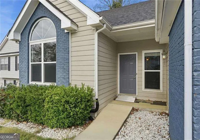 Photo 3 of Single family home for sale at 694 Shore View, Lithonia, GA 30058 | MLS# 10817791 | Listing updated on 2026-09-23