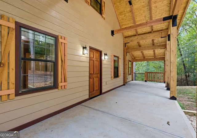 Photo 3 of Single family home for sale at 689 Riverside Ct, Danielsville, GA 30633 | MLS# 10617959 | Listing updated on 2025-12-27