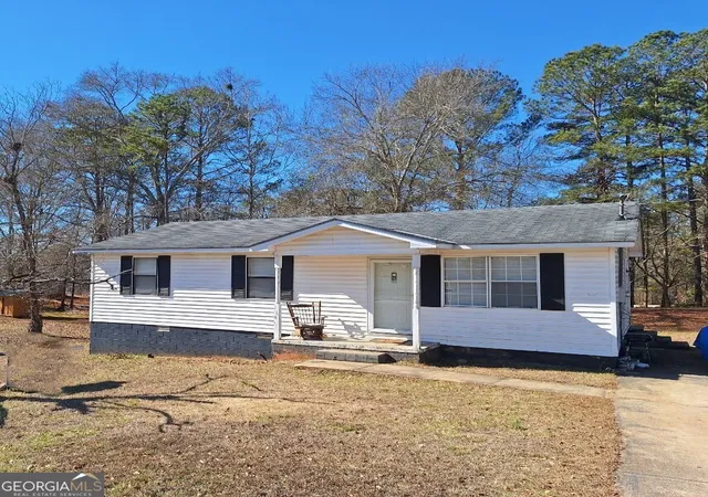 Homes for sale in Lanett, AL | 2046 53rd Ave Sw, Lanett, AL 36863 | MLS# 10692102