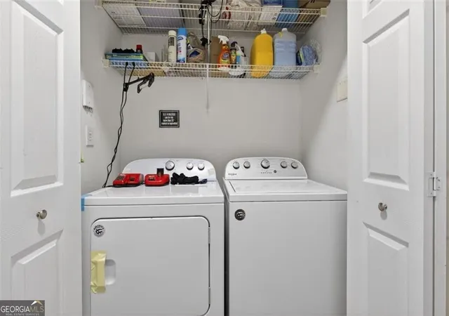 Listing Photo 2 - Condo for sale in building located at 1850 Cotillion Dr, Atlanta, GA 30338 - Unit #4105