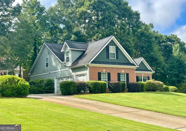 Photo 2 of Single family home for sale at 930 Vinings Dr, Winder, GA 30680 | MLS# 10824010 | Listing updated on 2026-08-25