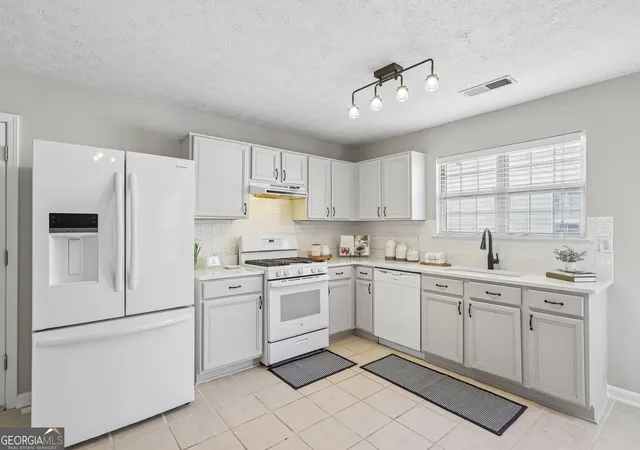 Photo 3 of Single family home for sale at 2375 Ashton Dr, Roswell, GA 30076 | MLS# 10830632 | Listing updated on 2026-09-12
