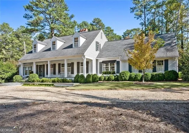 Photo 3 of Single family home for sale at 521 Heyward Cir Nw, Marietta, GA 30064 | MLS# 10772550 | Listing updated on 2026-08-17