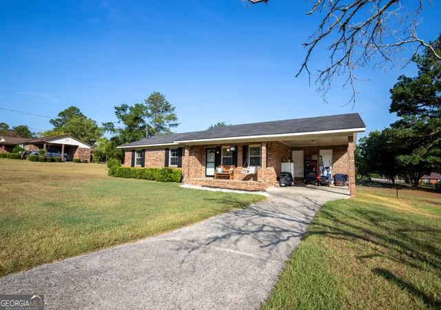Photo 3 of Single family home for sale at 110 Queen Dr, Glennville, GA 30427 | MLS# 10813411 | Listing updated on 2026-09-07