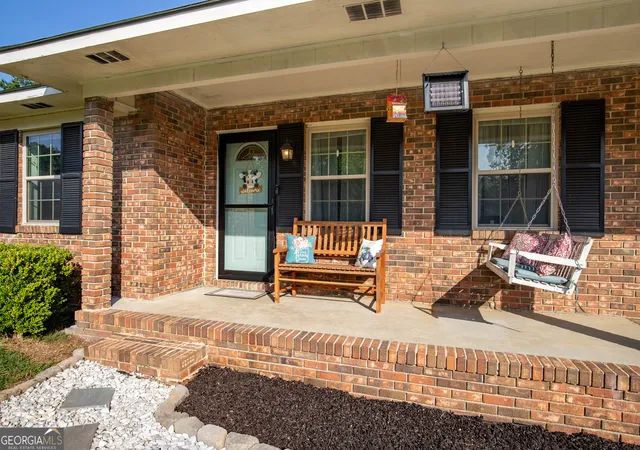 Photo 3 of Single family home for sale at 110 Queen Dr, Glennville, GA 30427 | MLS# 10813411 | Listing updated on 2026-09-07
