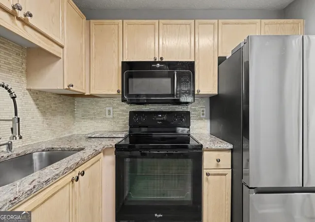 Photo 2 of Condo for sale at 121 Bentley Pl, Tucker, GA 30084 | MLS# 10829755 | Listing updated on 2026-09-03
