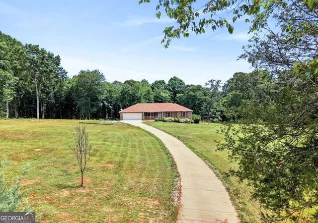 4th image of 402 Renee Rd, Pendergrass, GA 30567 | MLS# 10787208