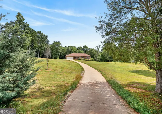 5th image of 402 Renee Rd, Pendergrass, GA 30567 | MLS# 10787208