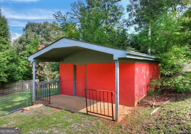 4th image of 35 E Thomas Rd, Blue Ridge, GA 30513 | MLS# 10823536