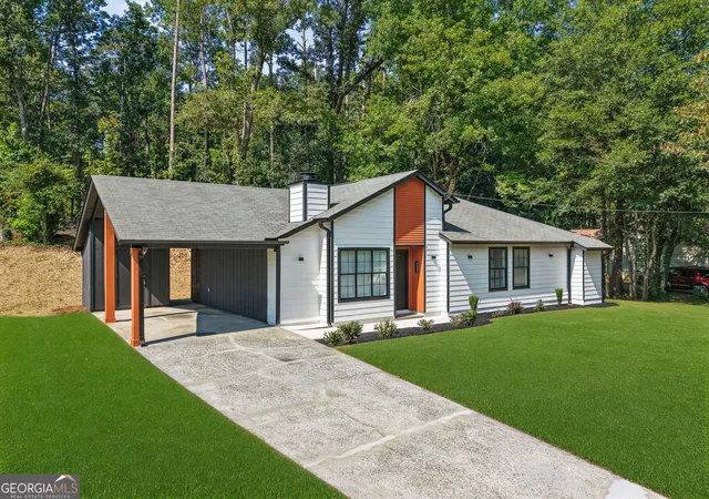 Photo 2 of Single family home for sale at 6361 Valley Dale Dr, Riverdale, GA 30274 | MLS# 10835302 | Listing updated on 2026-09-11
