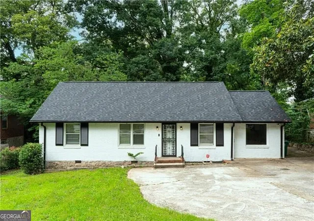Photo 2 of Single family home for sale at 2203 2nd Avenue, Decatur, GA 30032 | MLS# 10787404 | Listing updated on 2026-09-23