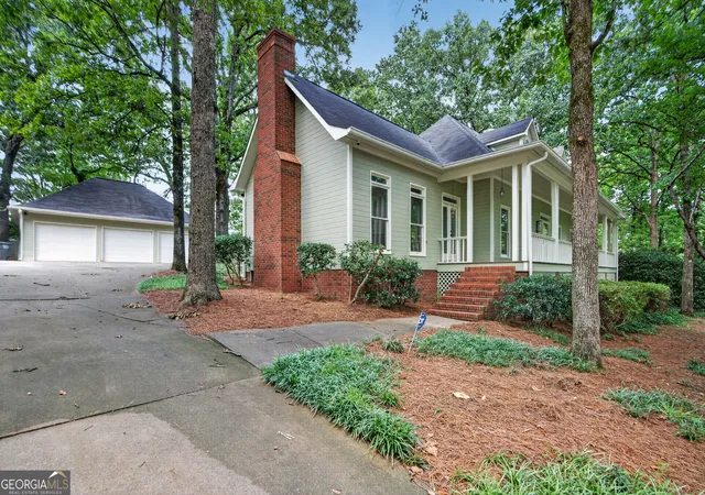 Photo 2 of Single family home for sale at 8 Westover Dr Sw, Rome, GA 30165 | MLS# 10807451 | Listing updated on 2026-08-29