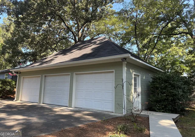 Photo 3 of Single family home for sale at 8 Westover Dr Sw, Rome, GA 30165 | MLS# 10807451 | Listing updated on 2026-08-29