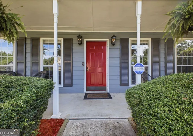 Photo 3 of Single family home for sale at 4761 Limestone Ln Nw, Acworth, GA 30102 | MLS# 10829554 | Listing updated on 2026-10-10