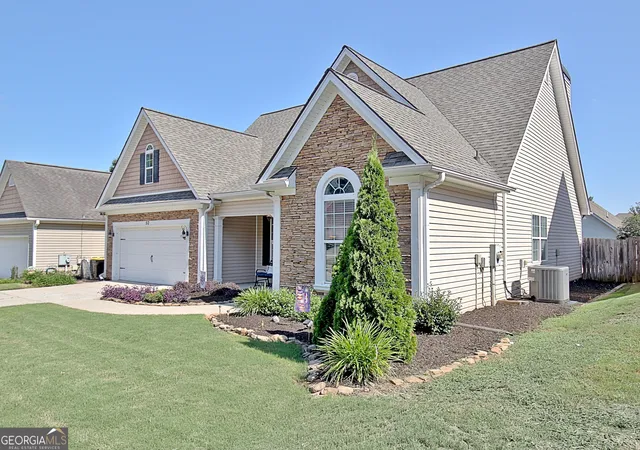 Homes for sale in Newnan, GA | 50 Village Park Dr, Newnan, GA 30265 | MLS# 10796730