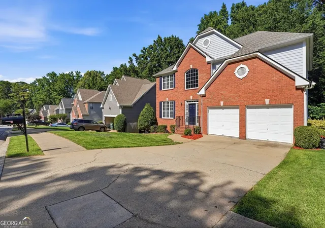 3rd image of 3938 Lullwater Main Nw, Kennesaw, GA 30144 | MLS# 10779909