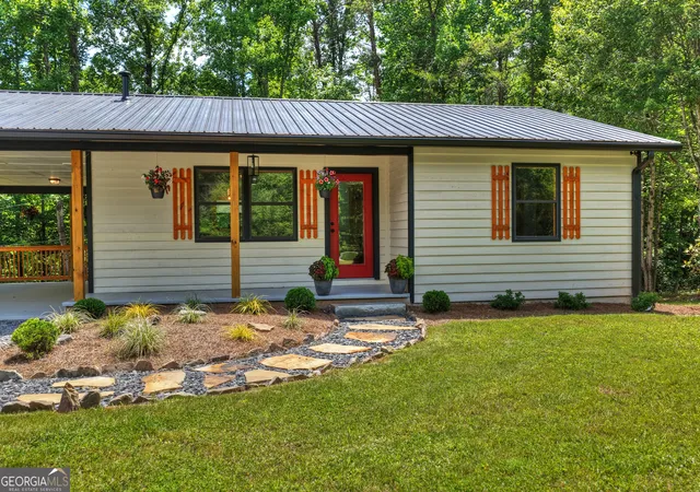 Homes for sale in Mccaysville, GA | 569 Number 20 Mine Rd, Mccaysville, GA 30555 | MLS# 10783398
