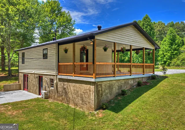 Homes for sale in Mccaysville, GA | 569 Number 20 Mine Rd, Mccaysville, GA 30555 | MLS# 10783398