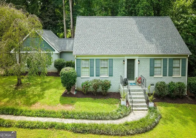 Photo 2 of Sale Pending at 1681 Huntington Dr, Marietta, GA 30066 | MLS# 10783750 | Listing updated on 2026-09-16