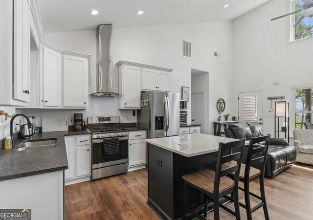 Photo 4 of Single family home for sale at 579 Overlook Circle, Young Harris, GA 30582 | MLS# 10835800 | Listing updated on 2026-09-12