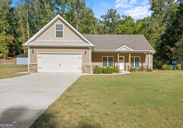 Single family home for sale at 171 Arrow Point Rd, Jackson, GA 30233 | MLS# 10880731