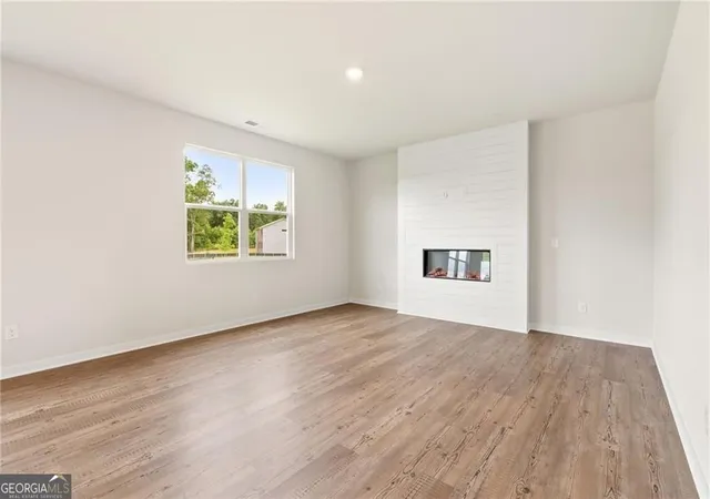Photo 4 of Single family home for sale at 545 Baynes Ct, Mcdonough, GA 30253 | MLS# 10826036 | Listing updated on 2026-09-18