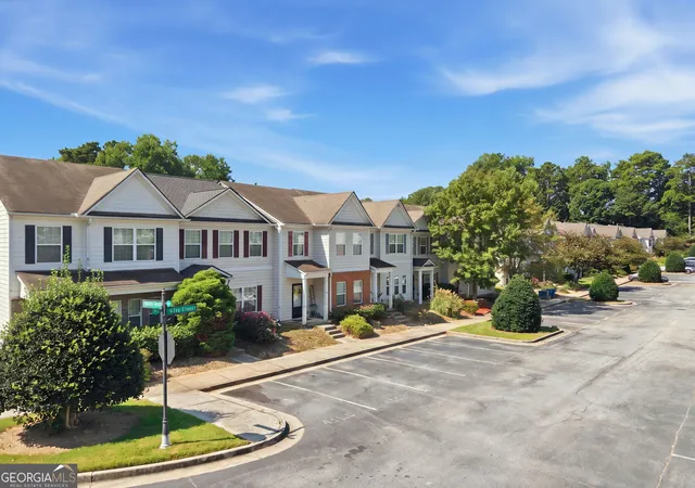 Photo 2 of Townhouse for sale at 4116 Flat Trl, Union City, GA 30291 | MLS# 10827232 | Listing updated on 2026-08-31