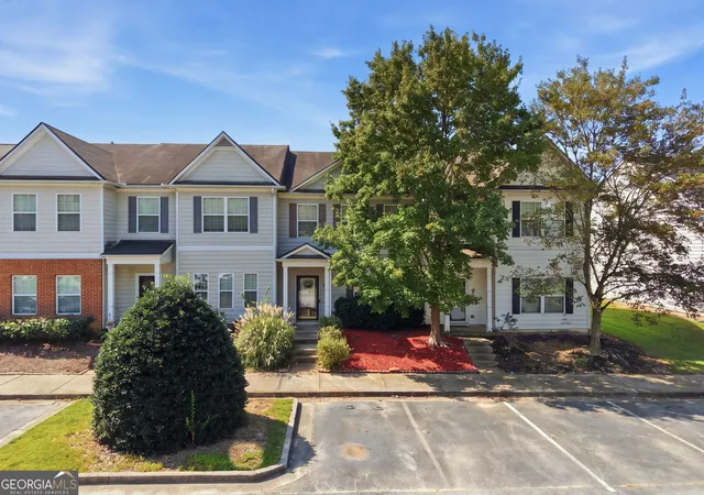 Photo 2 of Townhouse for sale at 4116 Flat Trl, Union City, GA 30291 | MLS# 10827232 | Listing updated on 2026-08-31