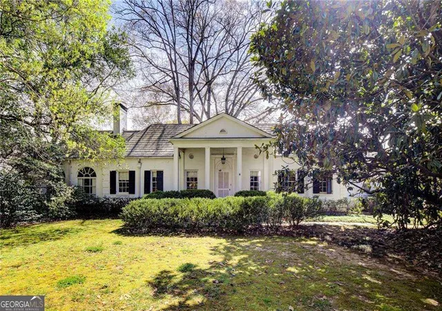Photo 1 of Single family home for sale at 414 Peachtree Battle Ave Nw, Atlanta, GA 30305 | MLS# 10719784 | Listing updated on 2026-04-10