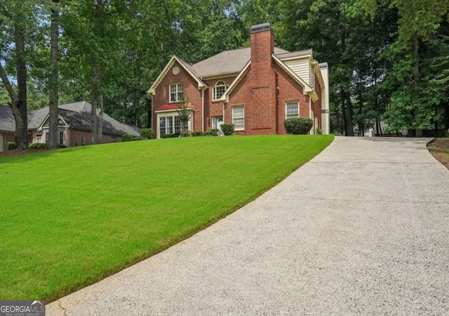 Photo 3 of Single family home for sale at 974 Laurel Springs Ln Sw, Marietta, GA 30064 | MLS# 10819140 | Listing updated on 2026-09-15