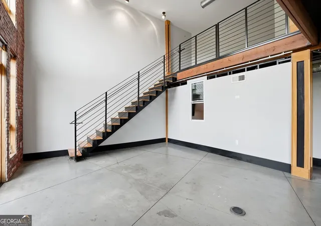 Listing Photo 5 - Condo for sale in building located at 319 Atlanta St SE, Marietta, GA 30060 - Unit #301