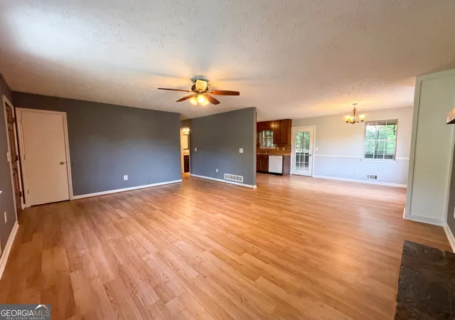 Photo 3 of Single family home for sale at 76 Lost Meadows Dr, Dallas, GA 30157 | MLS# 10759764 | Listing updated on 2026-09-18