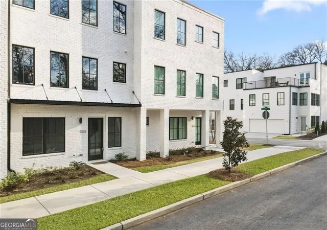 Photo 33 of Townhouse for sale at 2202 Carlton Ct, Atlanta, GA 30318 | MLS# 10707129 | Listing updated on 2026-08-05