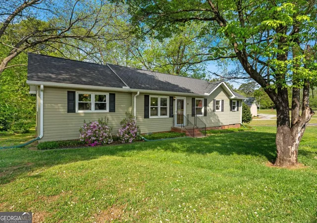 2nd image of 810 Benson St, Hartwell, GA 30643 | MLS# 10828499